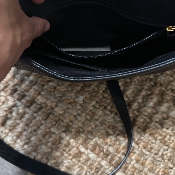 Black Marc Jacobs crossbody purse - Picture 5 of 7